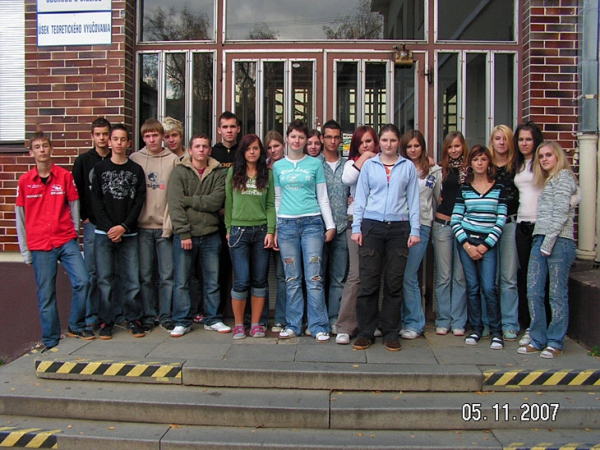  1.DW - čašník, servírka, obchodný pracovník